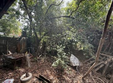 Casa · 99m² · 2 Dormitorios · Casa a Reciclar con Amplio Terreno