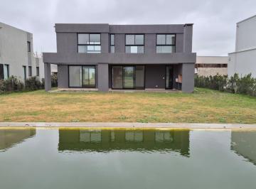 Casa · 200m² · 5 Ambientes · 2 Cocheras · Venta - Casa a Estrenar 4 Hab y Servicio - Canton Al Golf