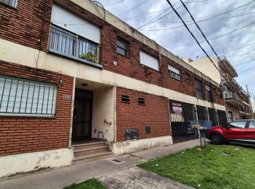 Departamento · 50m² · 3 Ambientes · 2 Cocheras · Departamento de Tres Ambientes en Planta Baja con Patio y Cochera en Venta en Sarandí