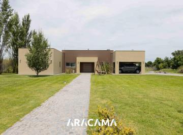 RRA-RR1-2043_2 · Casa en Venta en Estancia Villa Maria