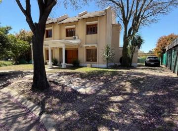 Casa · 345m² · 4 Dormitorios · Casa Valle Escondido - Los Soles