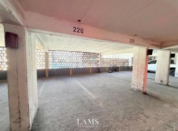 Garage · Cochera en Segundo Piso - Zona Centro