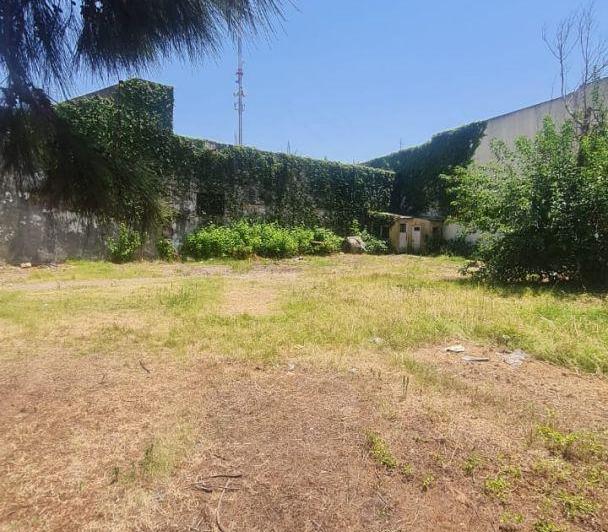 Terreno · 605m²
