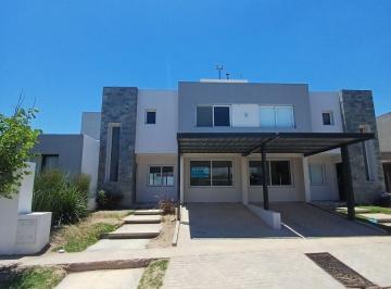 Casa de 7 ambientes, Córdoba · La Calandria - Duplex Se Alquila - 3 Dorm - Disponible Mayo