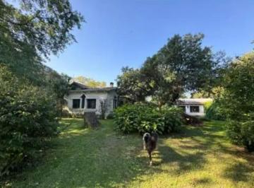 Quinta vacacional · 156m² · Quinta en Pilar Centro con Parque de 4.162 m², Pileta y Casa de Huéspedes