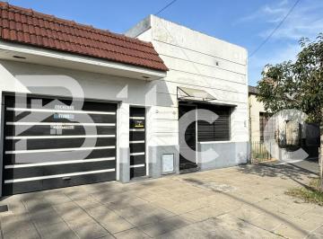 Terreno · 40m² · 2 Ambientes · 10 Cocheras · Gran Lote de 45 m. a 3 Cuadras Av 25 de Mayo Lanus