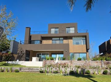 Casa · 520m² · 8 Ambientes · 6 Cocheras · Casa Al Río en Venta en El Yacht, Nordelta.