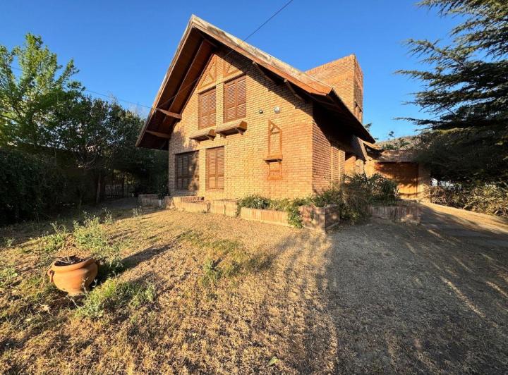 Casa · 168m² · 4 Ambientes · 1 Cochera