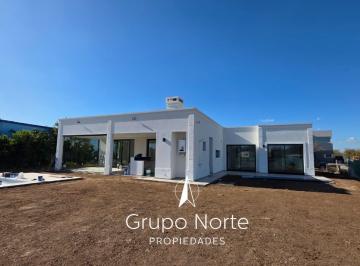 Casa · 180m² · 4 Ambientes · 4 Cocheras · Casa en Venta en Barrio San Matias