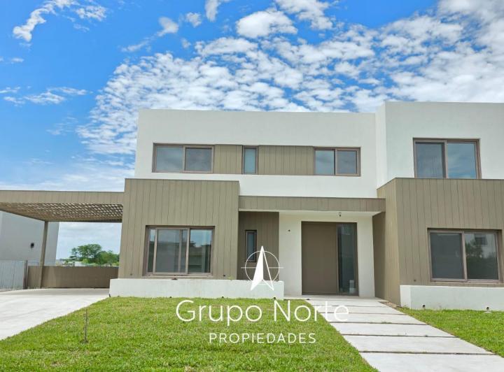 Casa · 216m² · 7 Ambientes · 6 Cocheras