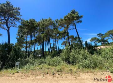 Terreno · 802m² · Terreno en Venta - Zona Álamos - Encantador Barrio - Arbolado