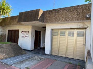 Casa de 1 ambiente, Armstrong · Casa Céntrica en Venta de 293 m² con Amplio Terreno en San Martín 1370, Armstrong