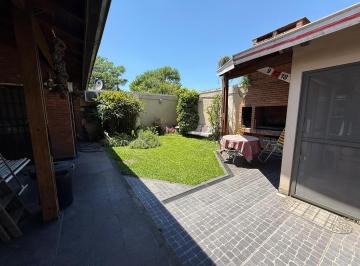 Se vende muy buena propiedad en la localidad de Aldo Bonzi, el bien en cuestión  · Casa en Venta Aldo Bonzi