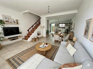 Casa · 80m² · 4 Ambientes · 1 Cochera · Duplex de 3 Dorm. en Quilmes Oeste