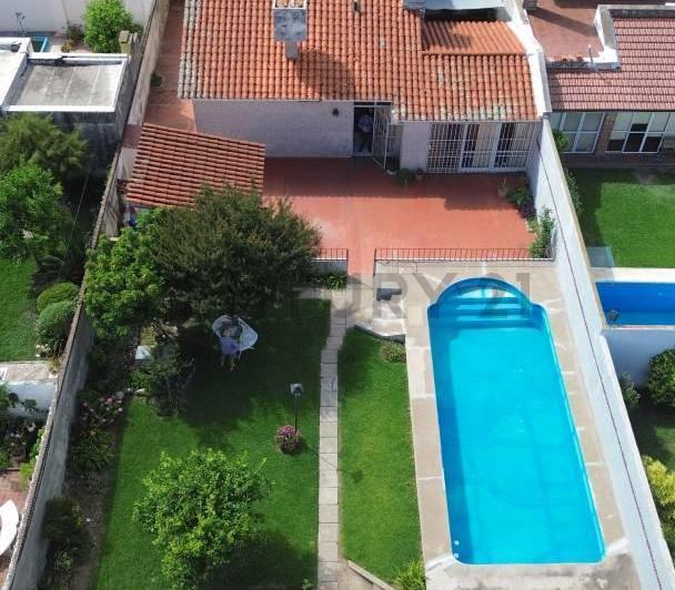 Casa · 286m² · 8 Ambientes · 1 Cochera