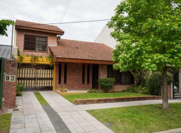 Casa de 5 ambientes, Tres de Febrero · Casa en Venta C/ Cochera en Ciudad Jardín Lomas del Palomar