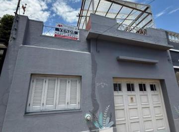 Casa de 3 ambientes, Quilmes · Casa de 3 Amb Al Frente con Entrada por El Garage