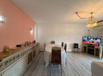 Departamento de 4 ambientes, La Paternal · Cuatro Ambientes con Balcón Al Frente en Venta en Paternal