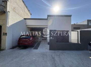 Casa · 91m² · 3 Ambientes · 1 Cochera · Casa 3 Amb - Reciclada a Nueva - Ituzaingo Centro Sur