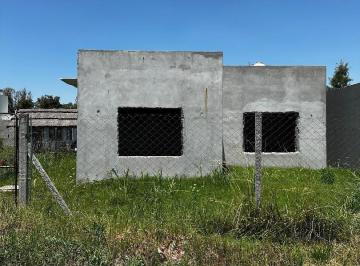 Casa · 90m² · 3 Ambientes · 3 Cocheras · Casa en Construcción en Nuevo Loreto H16