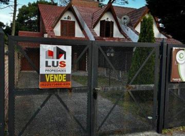 Casa de 5 ambientes, Mar de Ajó · Triplex Barrio "San Rafael " a 200 m del Mar con Gas Natural