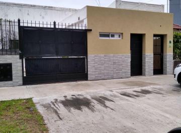PH en Alquiler de 2 ambientes Banfield · Muy Buen 2 Ambientes Residencial