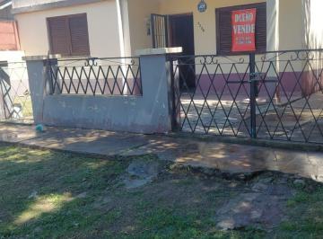 Casa de 3 ambientes, Florencio Varela · Casa en Venta