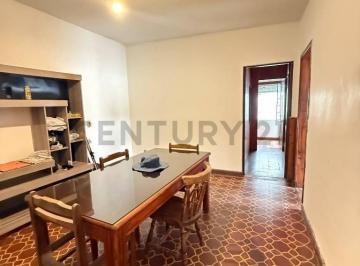 Casa · 50m² · 4 Ambientes · Apartamento 2 Dorm. con Renta $16000 + Patio Exclusivo. Sin Gc/permuta