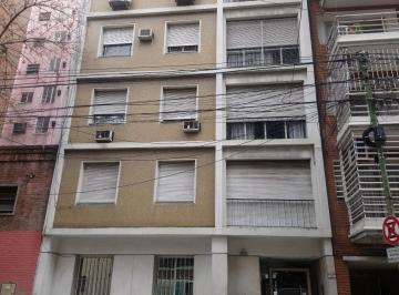 Departamento de 4 ambientes, Recoleta · Amplio Depto. de 4 Ambientes con Dependencia