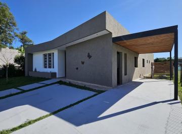 Casa · 200m² · 4 Ambientes · 2 Cocheras · Casa en Santa Elena