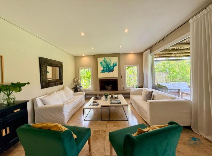 Casa · 300m² · 6 Ambientes · 2 Cocheras
