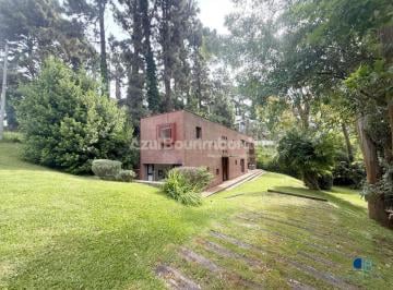 Casa · 140m² · 5 Ambientes · 1058 - Robinson Crusoe 739