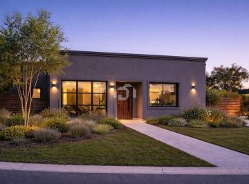 Casa · 150m² · 4 Ambientes · 2 Cocheras · Casa en Venta en San Ramón, Pilar del Este, Pilar