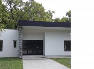 Casa · 2500m² · 5 Ambientes · 3 Cocheras · Casa en Los Pingüinos, Ituzaingó