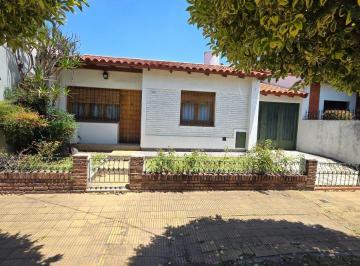 Casa de 3 ambientes, Lomas de Zamora · Casa en Venta en Banfield