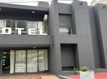 Hotel · 1026m² · 35 Ambientes · 5 Cocheras · Hotel en Venta – Av Uruguay, Villa Carlos Paz