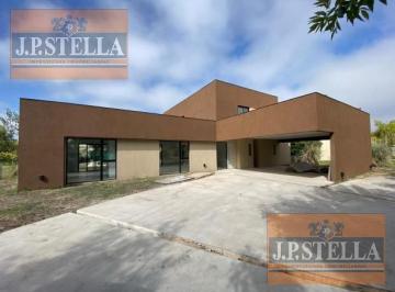 Casa · 350m² · 4 Ambientes · 2 Cocheras · Casa 4 Amb C/ 2 Cocheras y Pileta - Ideal Inversor - Terravista