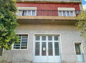 Casa · 165m² · 4 Ambientes · 1 Cochera · Oportunidad Única Para Quienes Buscan un Hogar con Caracterí