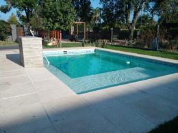 Casa · 400m² · 5 Ambientes · Venta Casa 3 Dorm. en Funes