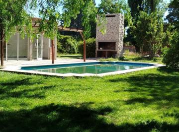 Casa · 68m² · 2 Ambientes · 2 Cocheras · Casa + Pileta Terreno 1167 m²