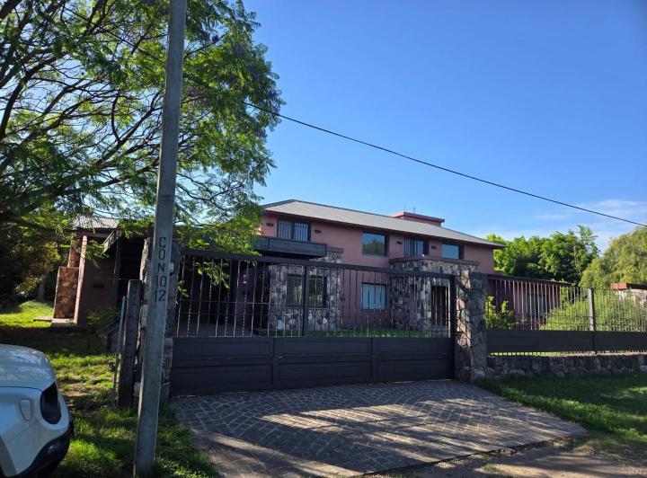 Casa · 480m² · 5 Ambientes · 8 Cocheras