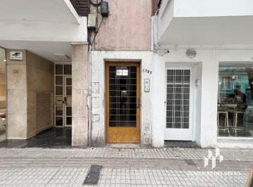 Casa · 81m² · 6 Ambientes · Casa de Pasillo | Santa Fe Entre España E Italia