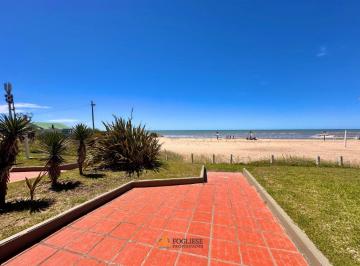 Departamento de 4 ambientes, Villa Gesell · Venta Departamento 4 Ambientes Frente Al Mar C/ Cochera