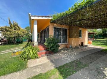 Casa · 149m² · 3 Ambientes · 2 Cocheras · Venta Casa en San Antonio de Arredondo - a 2 Cuadras del Riofrente a Plaza - L