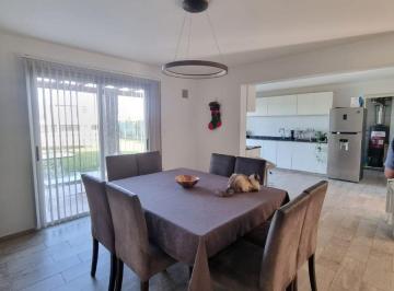 Casa de 4 ambientes, Luján de Cuyo · Venta Hermosa Casa en Barrio Privado Estancia Bulnes.