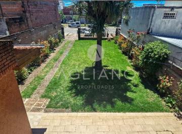 Casa · 150m² · 4 Ambientes · 1 Cochera · Venta Casa 4 Amb con Gran Parque