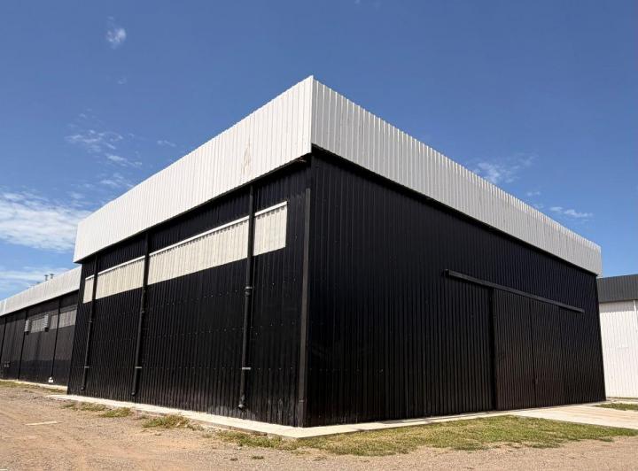 Bodega-Galpón · 500m² · 2 Ambientes · 4 Cocheras