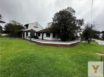 Casa · 170m² · 5 Ambientes · 1 Cochera · Casa en Venta - 4 Dorm. 3 Baños - Mar del Plata