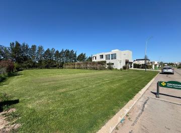 Terreno · 800m² · Venta | Permuta - Lote de 800 m² - Barrio San Sebastián, Funes.