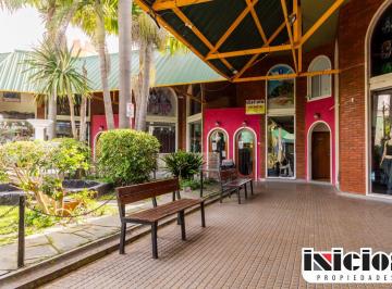 Local comercial de 2 ambientes, Mar de Ajó · 2 Locales en El Shopping Ancla - C398